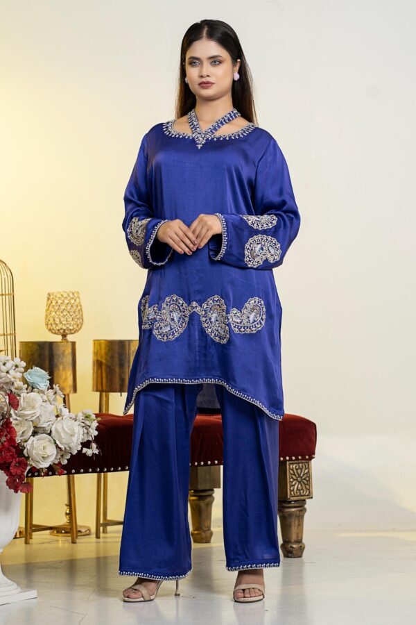 Royal blue Semi long soft silk 2 pieces with embroidery contrast