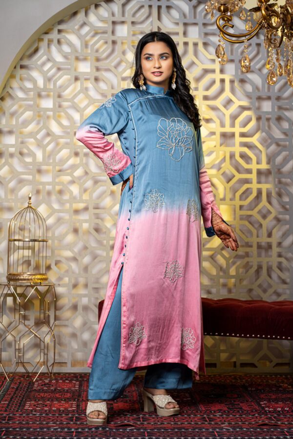 Ultramarine neon pink